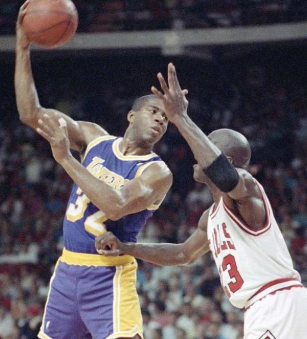 是球员在遵 是球员在遵